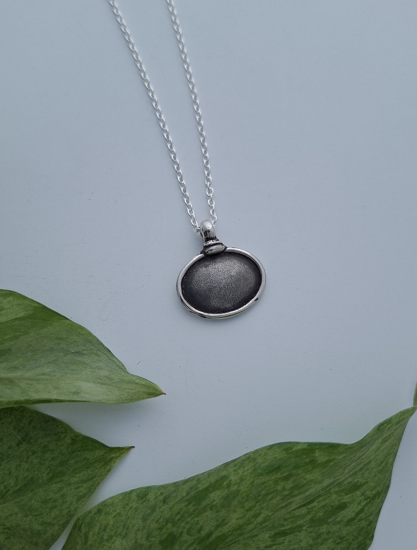 Patina Oval Necklace - Silver