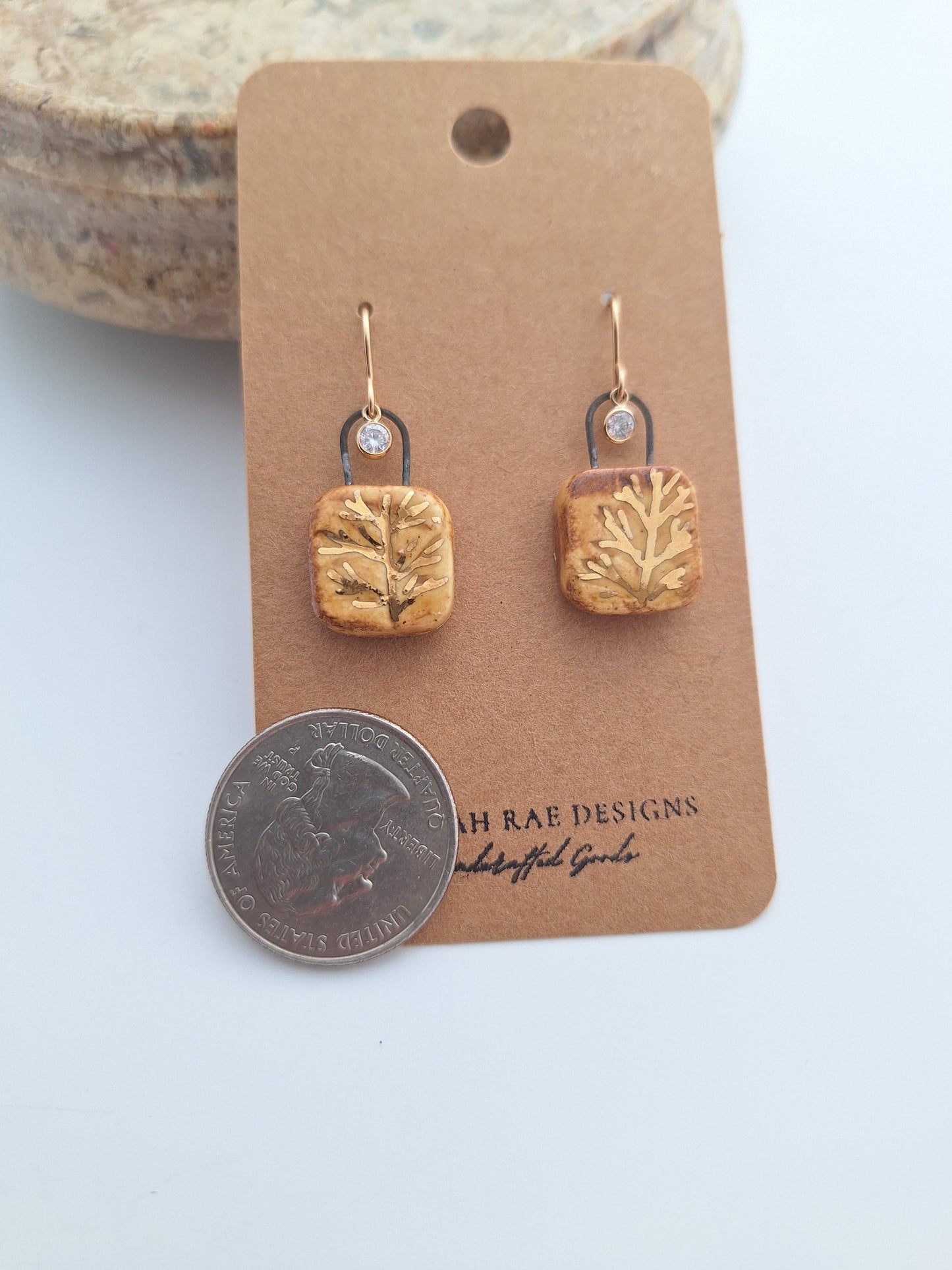 Wild Carrot Ceramic Earrings - gold