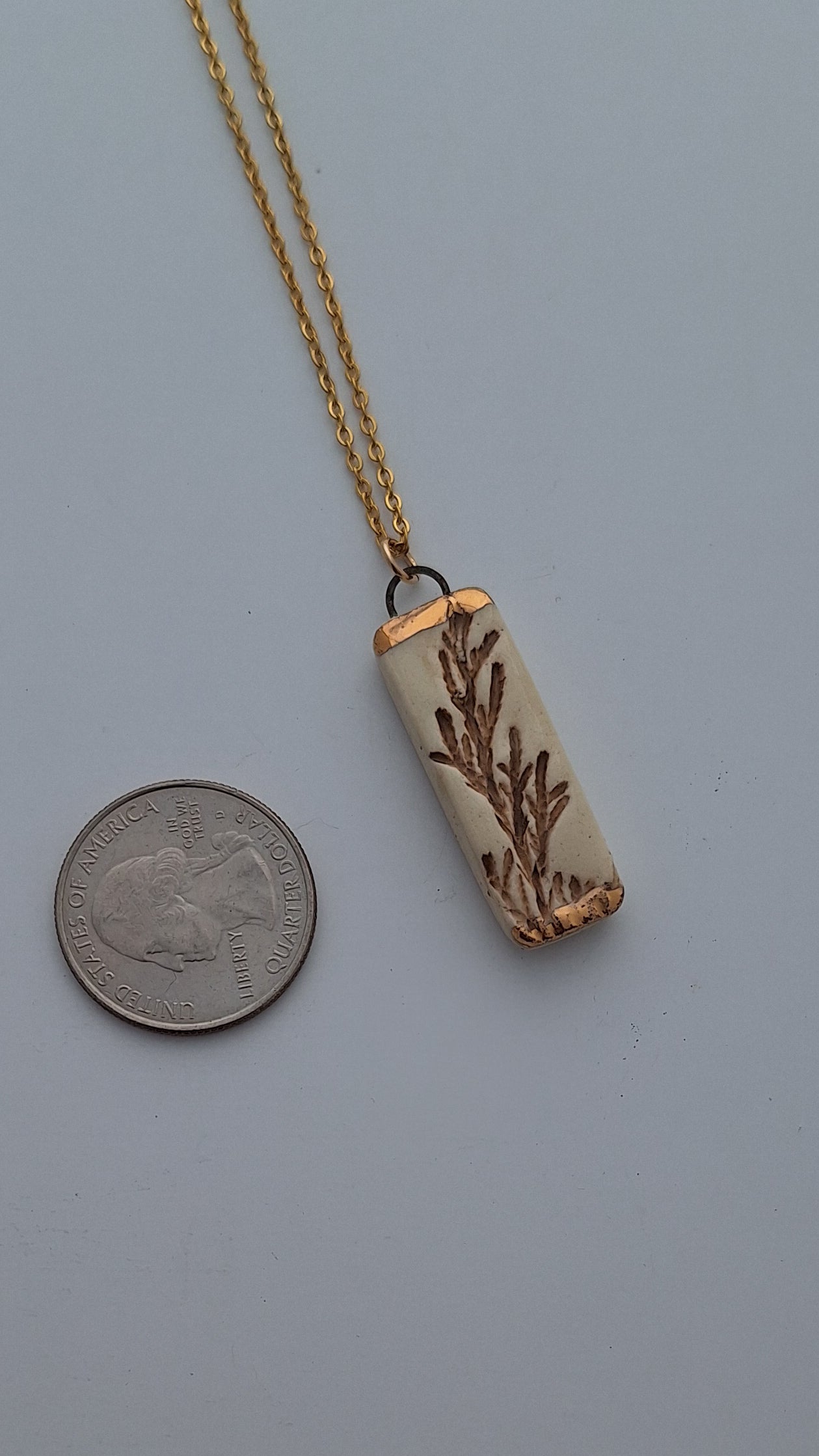 Long Juniper Necklace - Ceramic - Gold