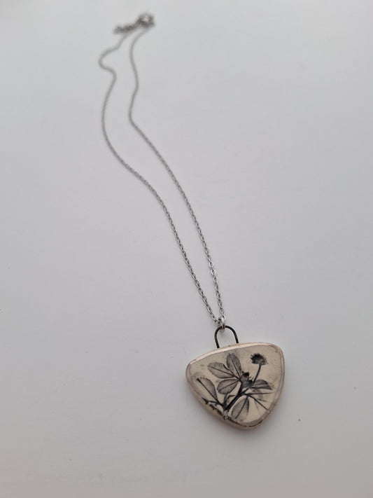 Lupulina Ceramic Necklace