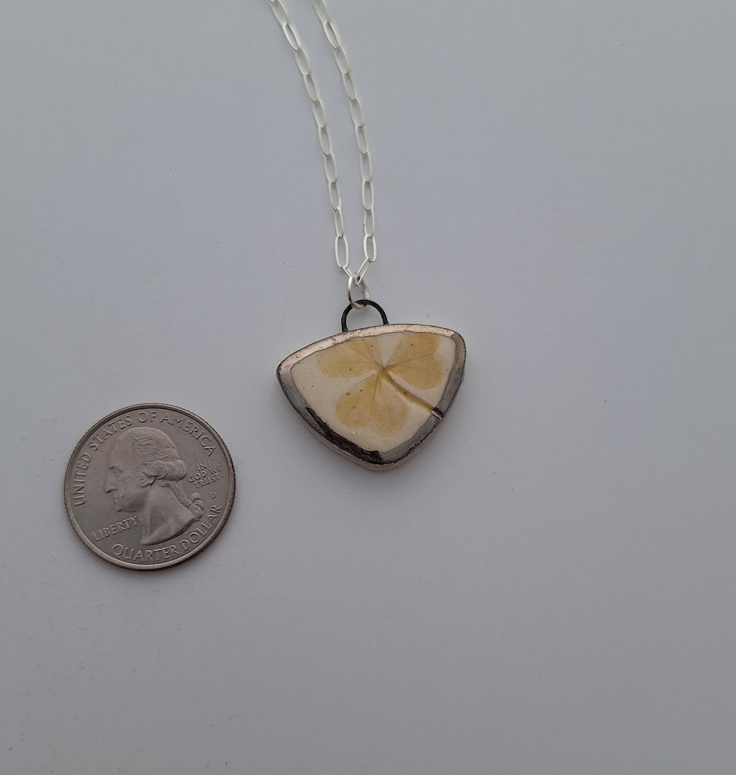 Wood Sorrel Necklace - Ceramic - Silver